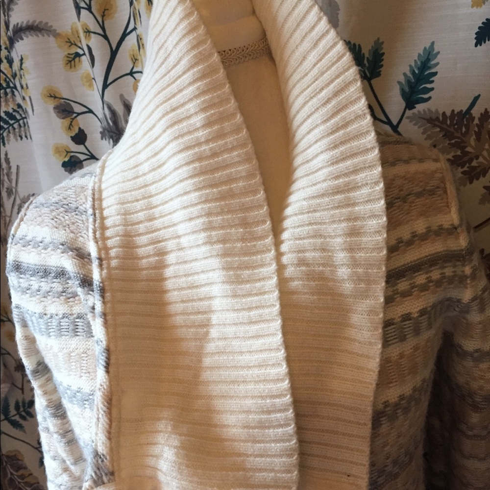 Lovely Textured Croft & Barrow Cardigan
